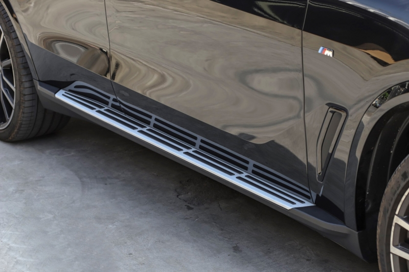 2 Stück Auto Seitenschweller für BMW X5 G05 2019 2020 2021 2022 2023,  Anticrash Aluminium Trittbretter Seitentrittleiste Pedale Schutz, Auto
